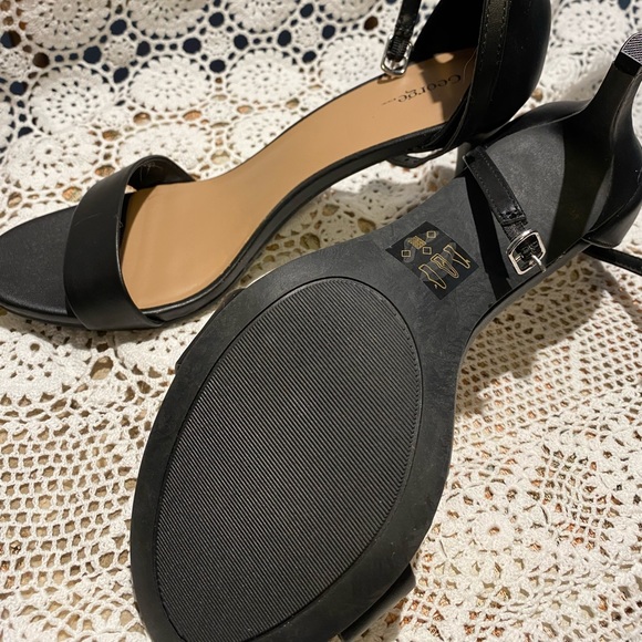 George Amanda Strap Heels - Picture 6 of 10